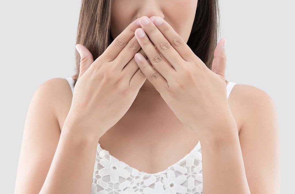 Causas y soluciones para la halitosis: consejos de nuestra clínica dental en Albacete